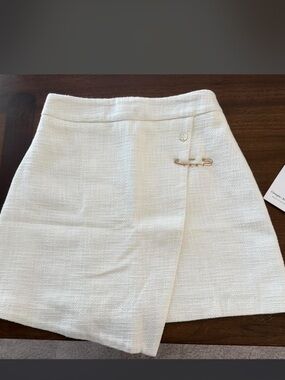 Cream Tweed Mini Skirt with Gold Pin Detail